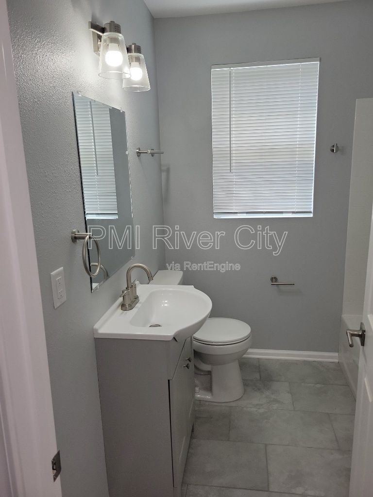 1356 River Hills Circle E, Jacksonville, FL 32211 property image