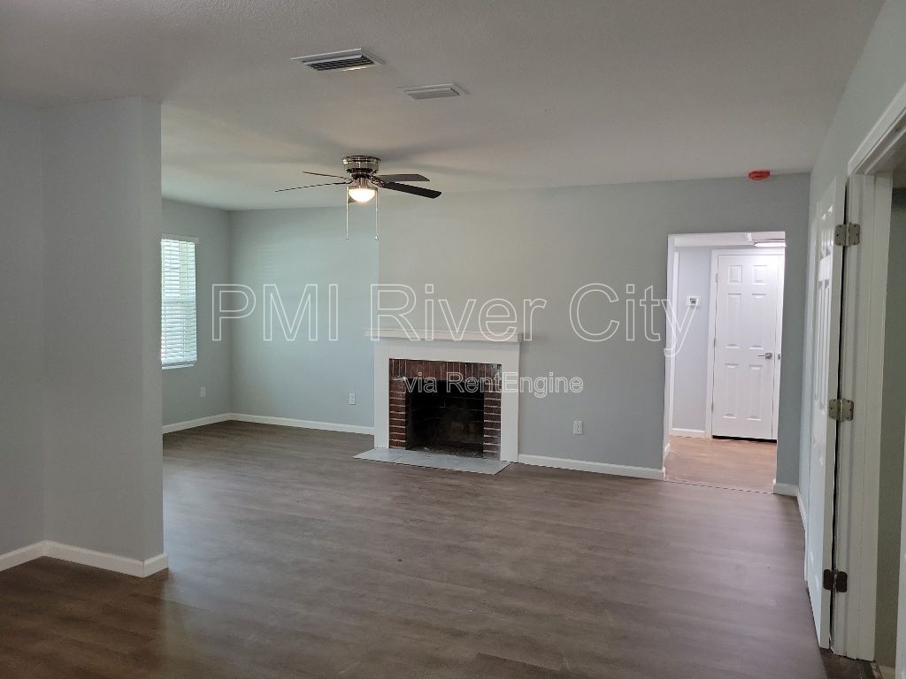 1356 River Hills Circle E, Jacksonville, FL 32211 property image