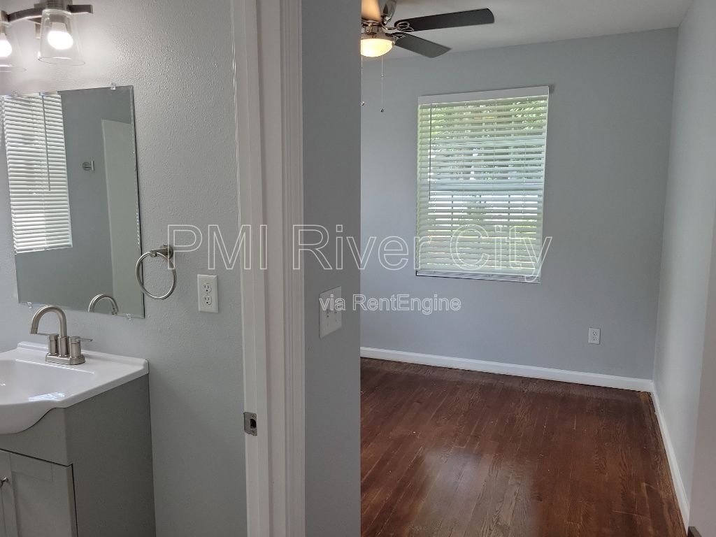 1356 River Hills Circle E, Jacksonville, FL 32211 property image