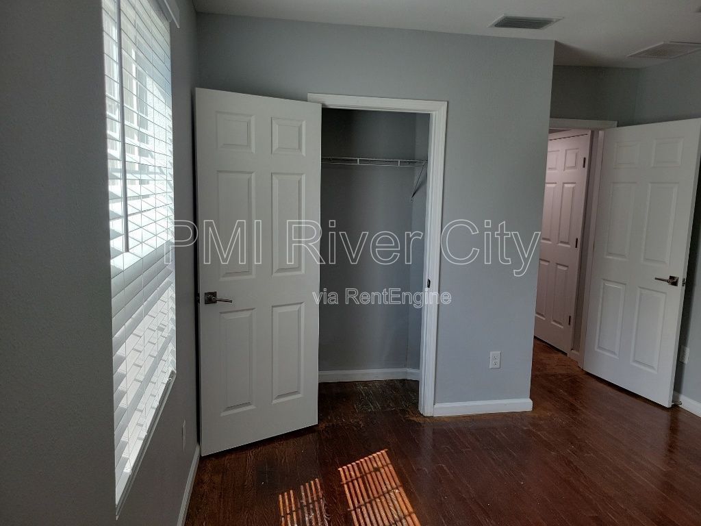 1356 River Hills Circle E, Jacksonville, FL 32211 property image