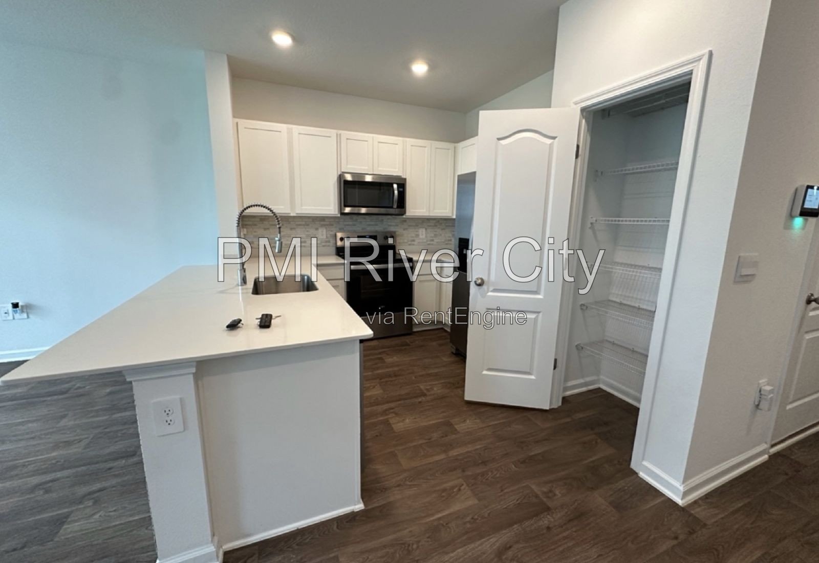 1503 Jeremiah St 32068 property image
