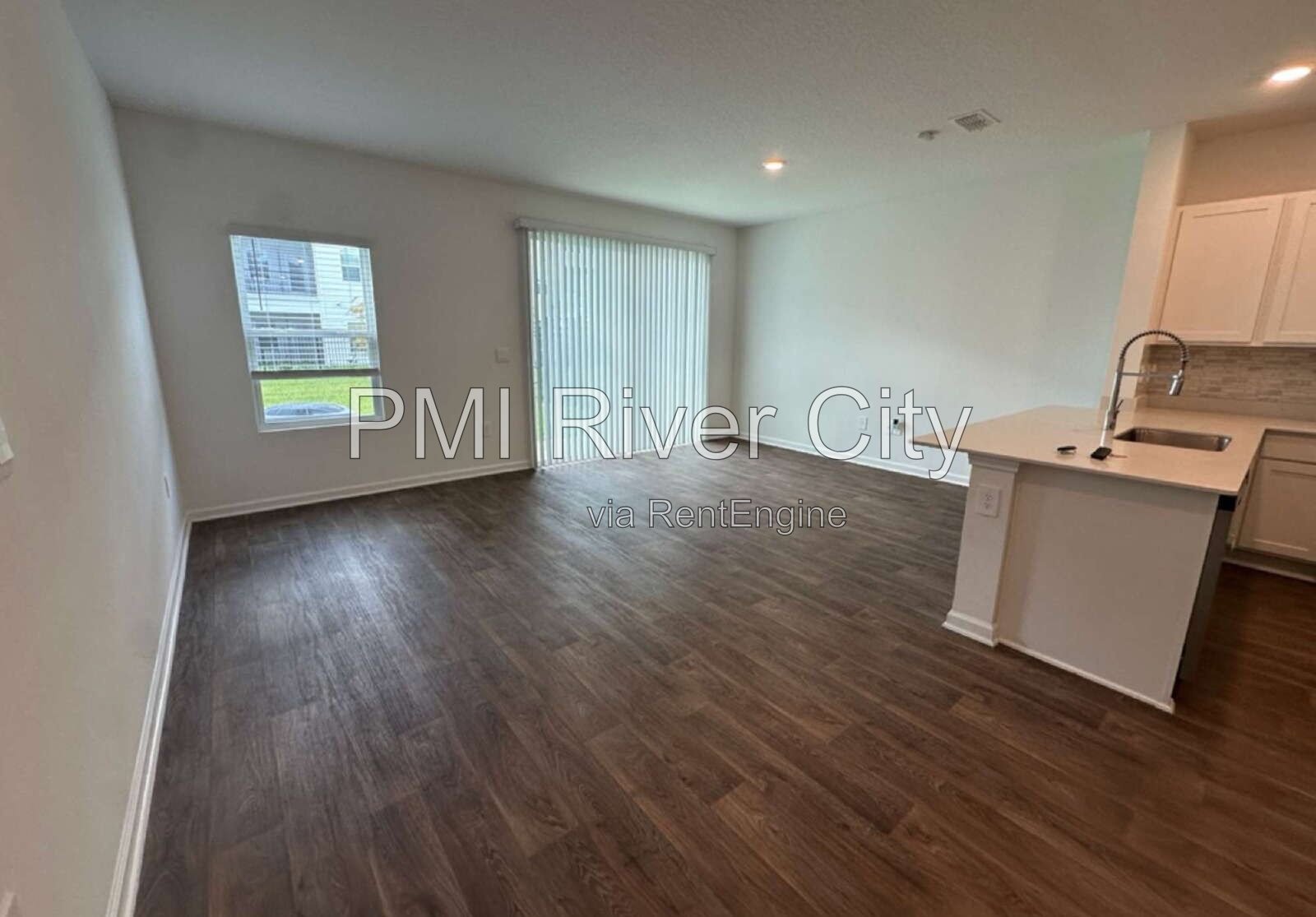 1503 Jeremiah St 32068 property image