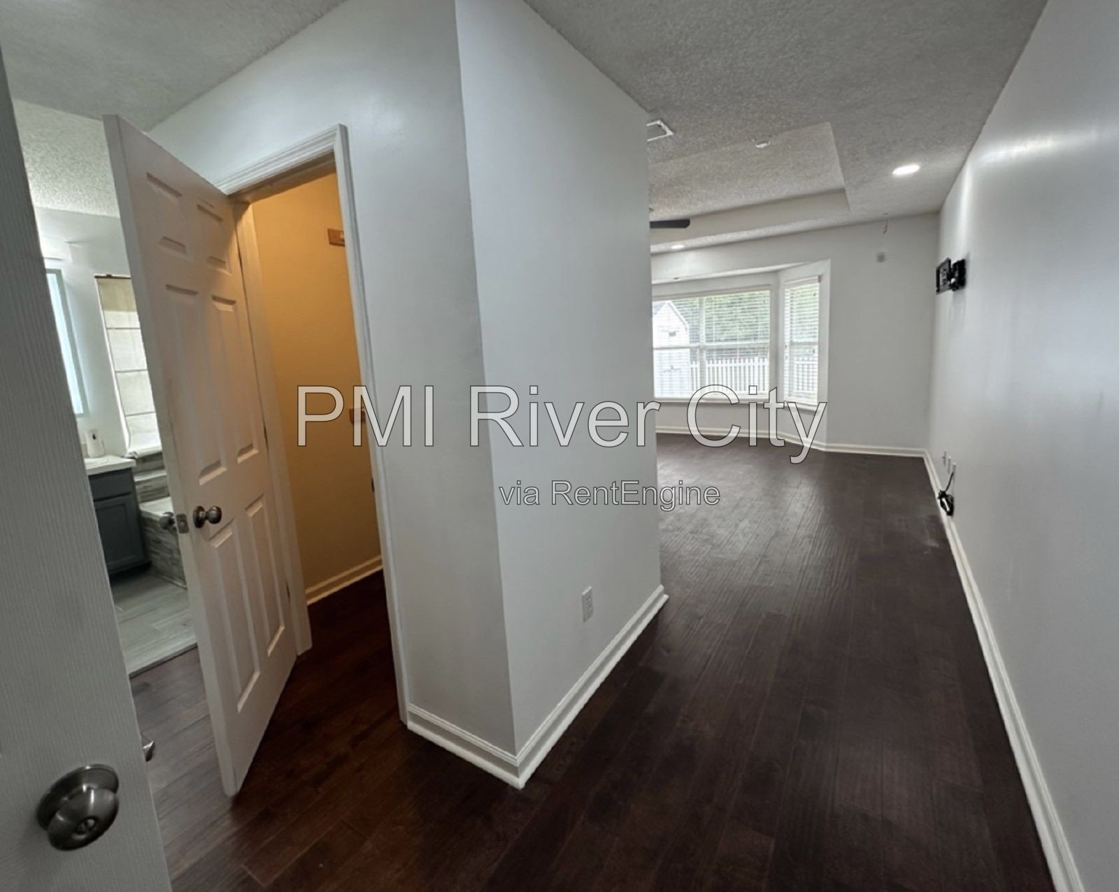 13951 Summer Breeze Dr . 32218 property image