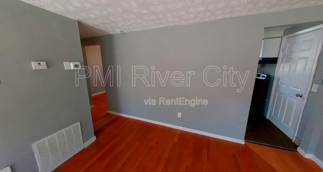 7471 John F Kennedy Dr. W. 
Jacksonville, FL 32219 property image