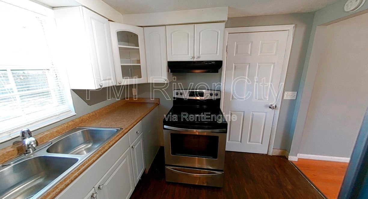 7471 John F Kennedy Dr. W. 
Jacksonville, FL 32219 property image