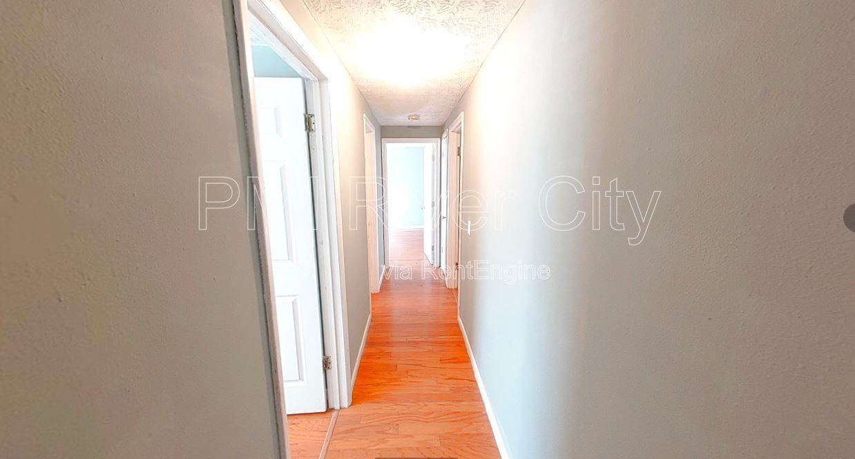 7471 John F Kennedy Dr. W. 
Jacksonville, FL 32219 property image