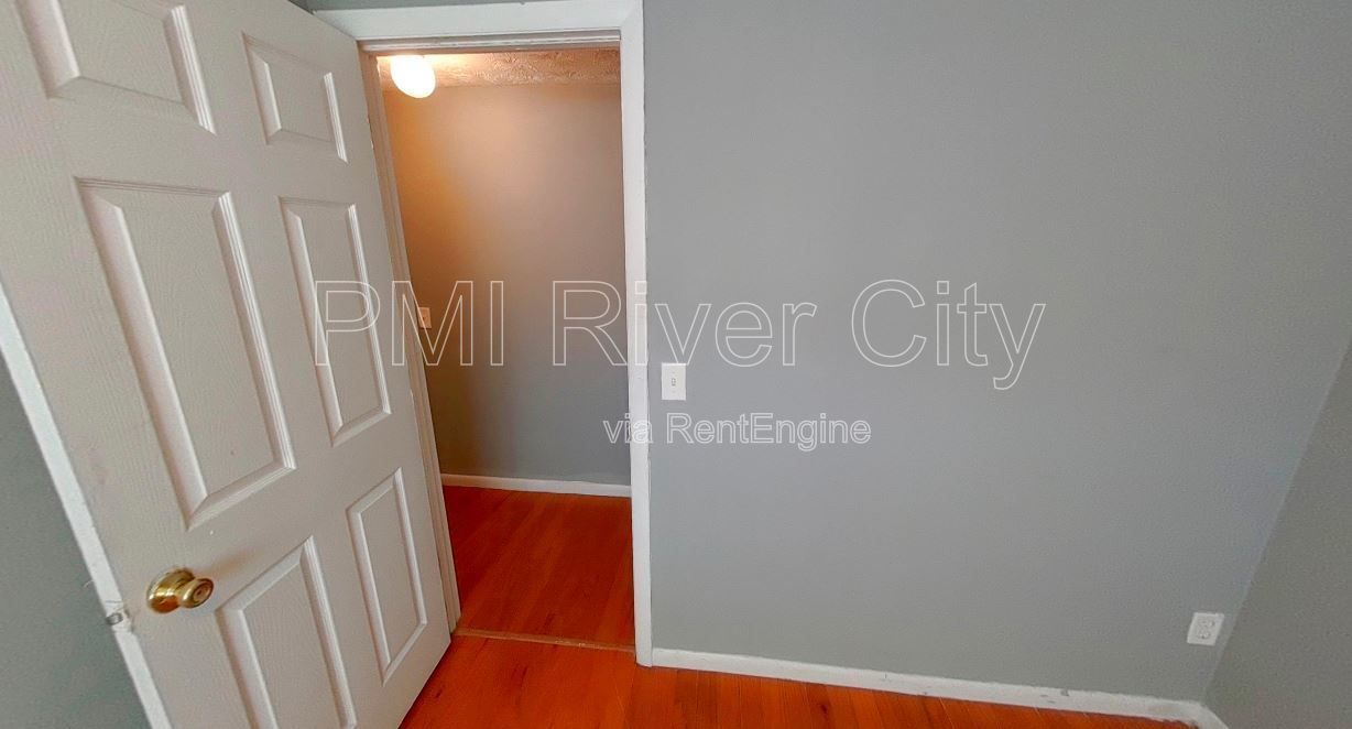 7471 John F Kennedy Dr. W. 
Jacksonville, FL 32219 property image