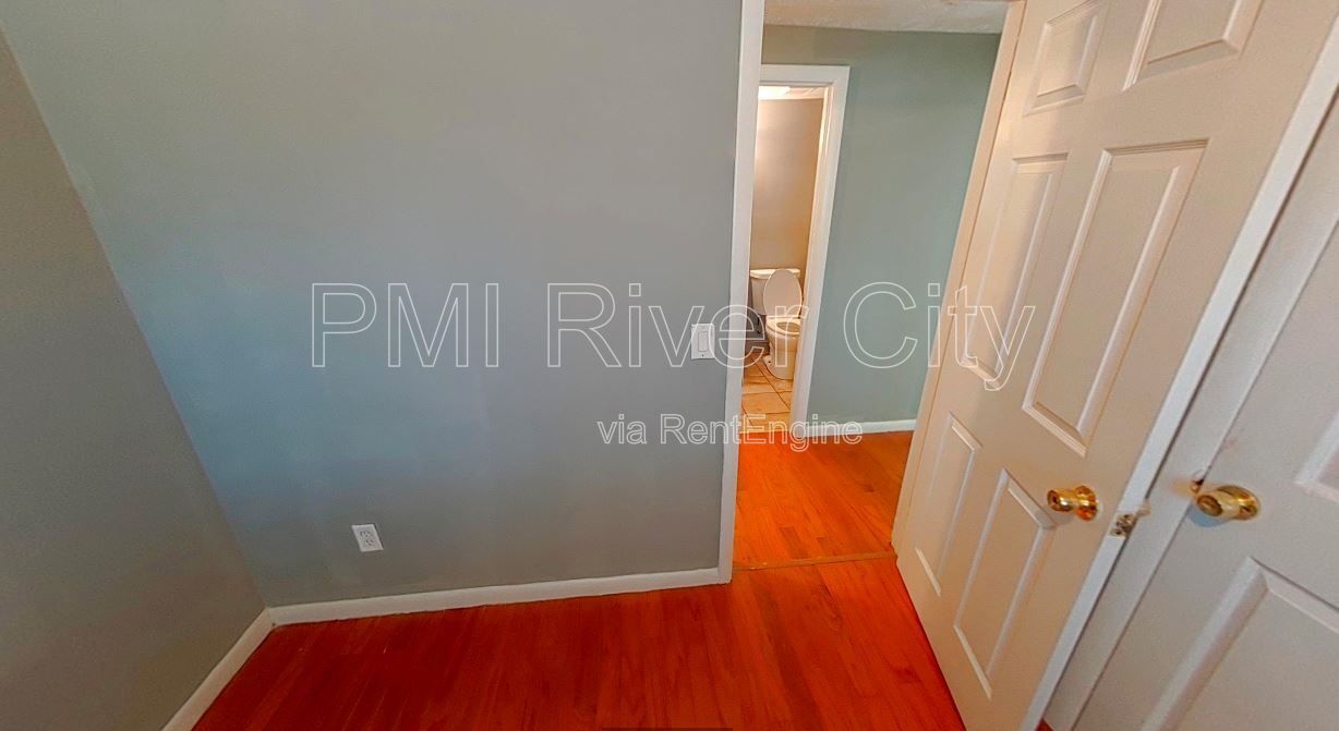 7471 John F Kennedy Dr. W. 
Jacksonville, FL 32219 property image