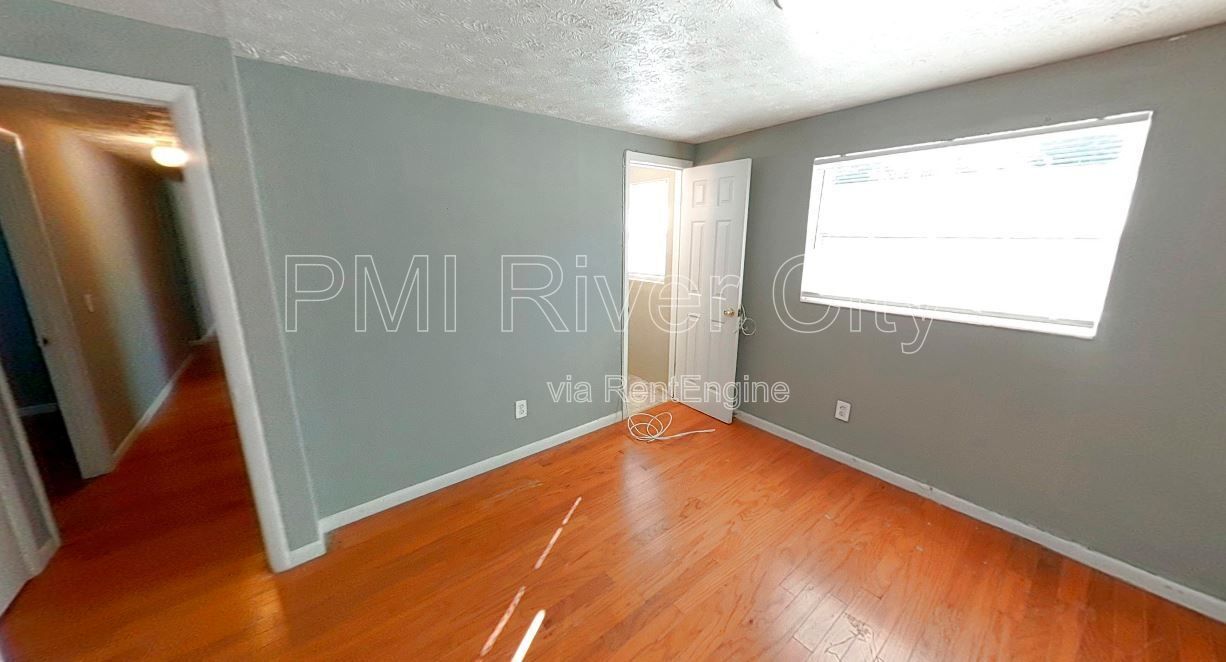 7471 John F Kennedy Dr. W. 
Jacksonville, FL 32219 property image