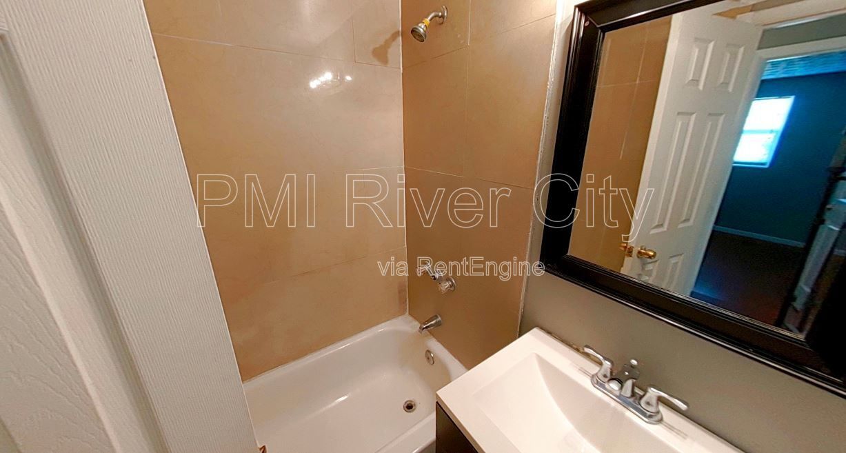 7471 John F Kennedy Dr. W. 
Jacksonville, FL 32219 property image