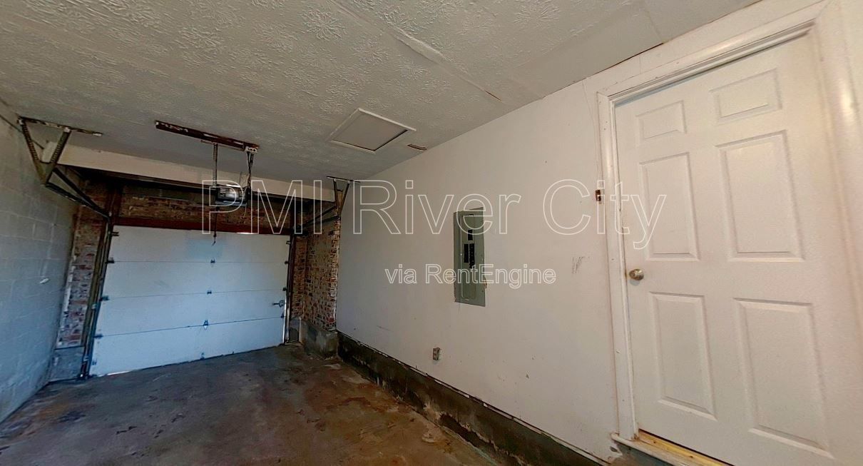 7471 John F Kennedy Dr. W. 
Jacksonville, FL 32219 property image