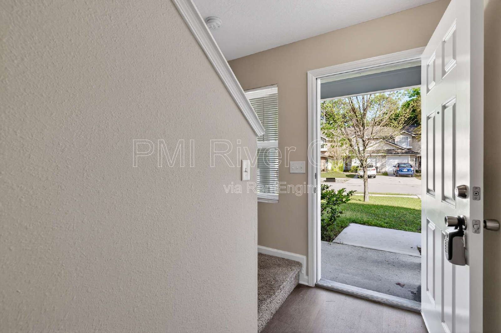 7608 Rain Forest Dr N 32277 property image