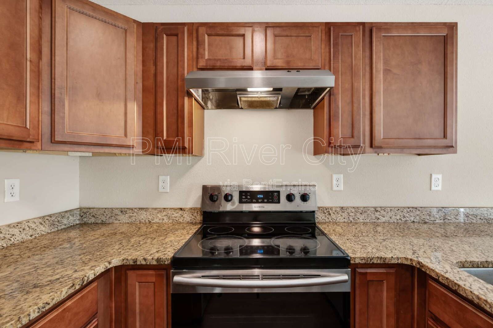 7608 Rain Forest Dr N 32277 property image