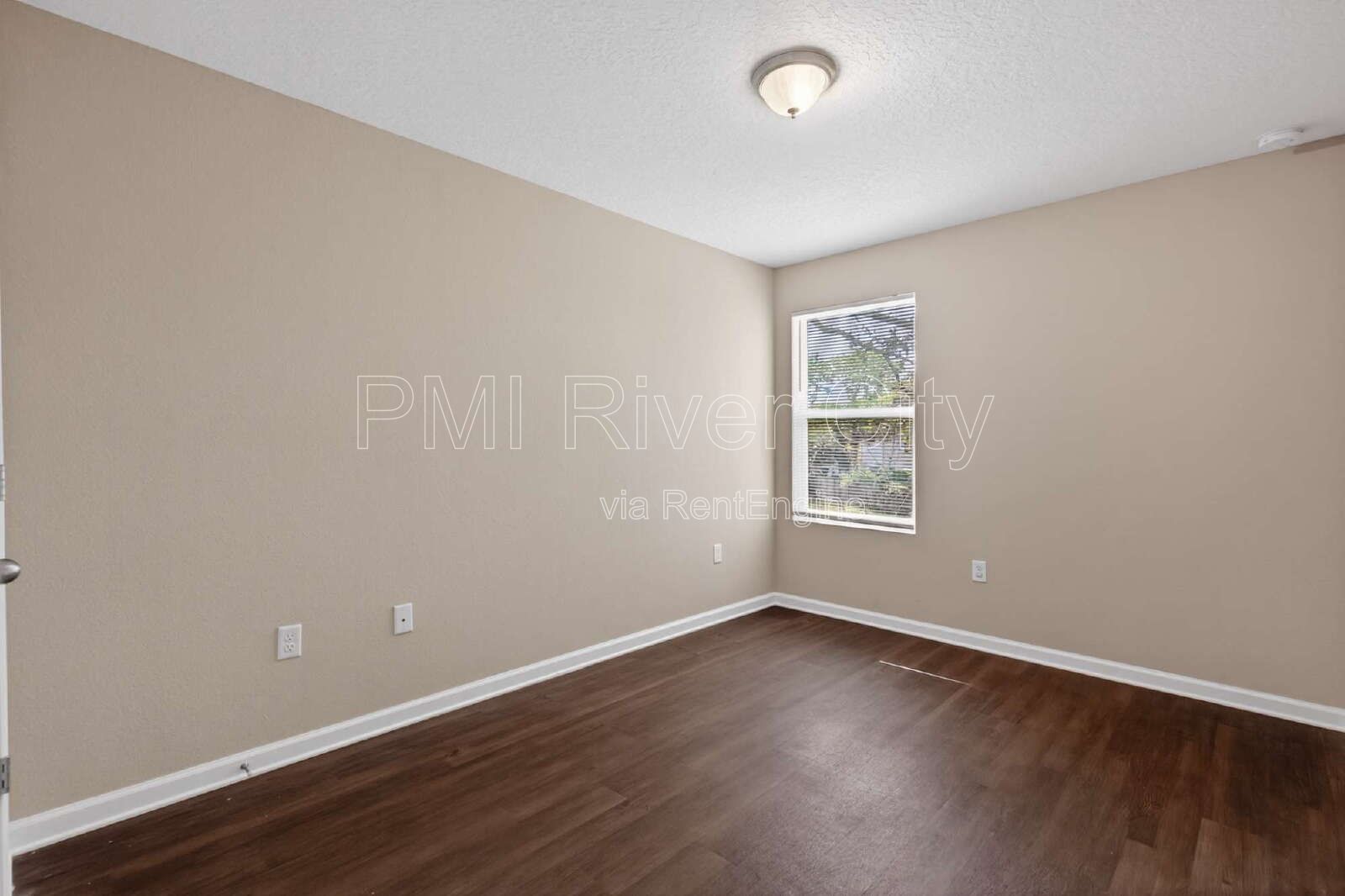7608 Rain Forest Dr N 32277 property image