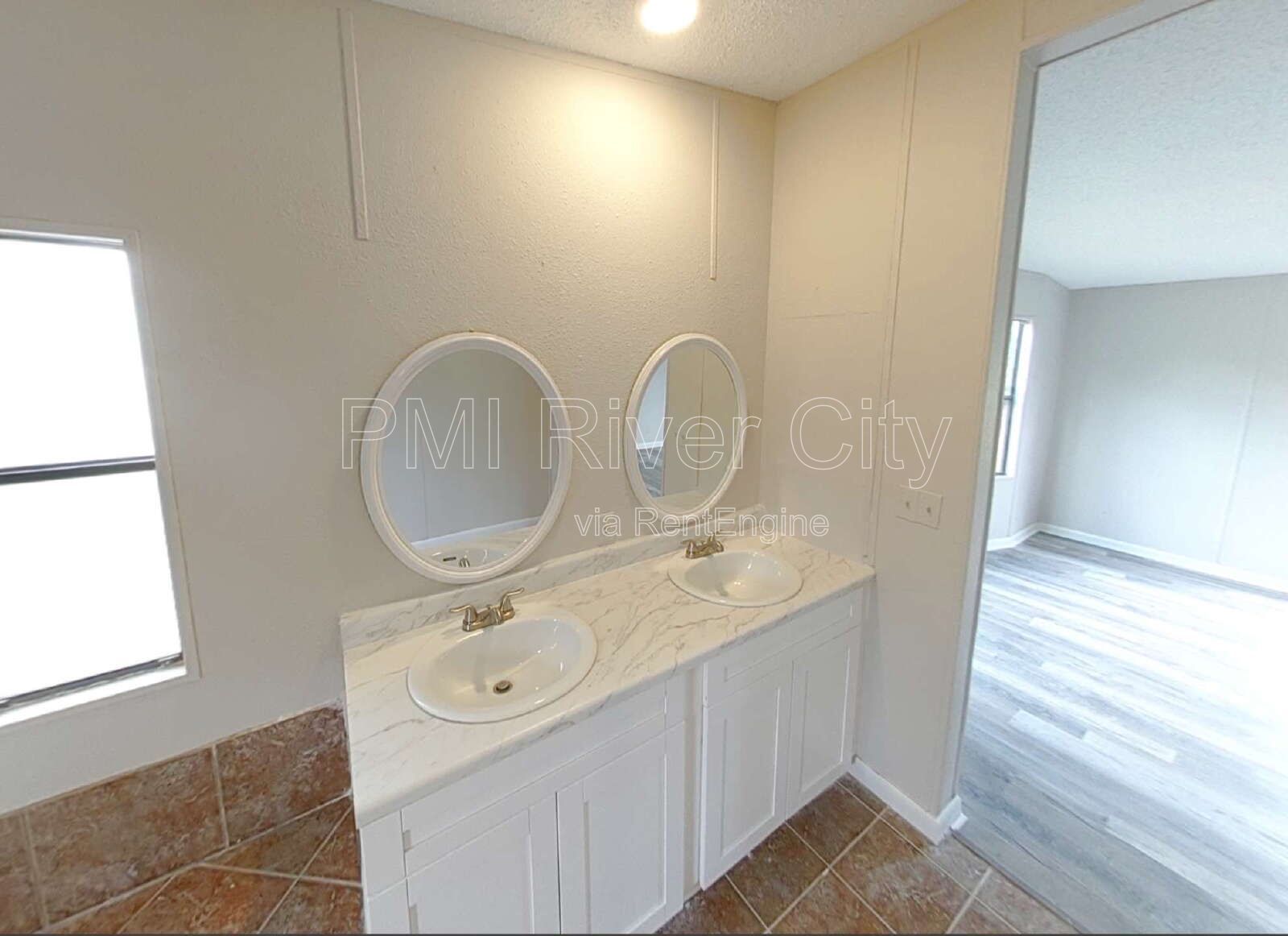 12556 Palmetto St 32218 property image