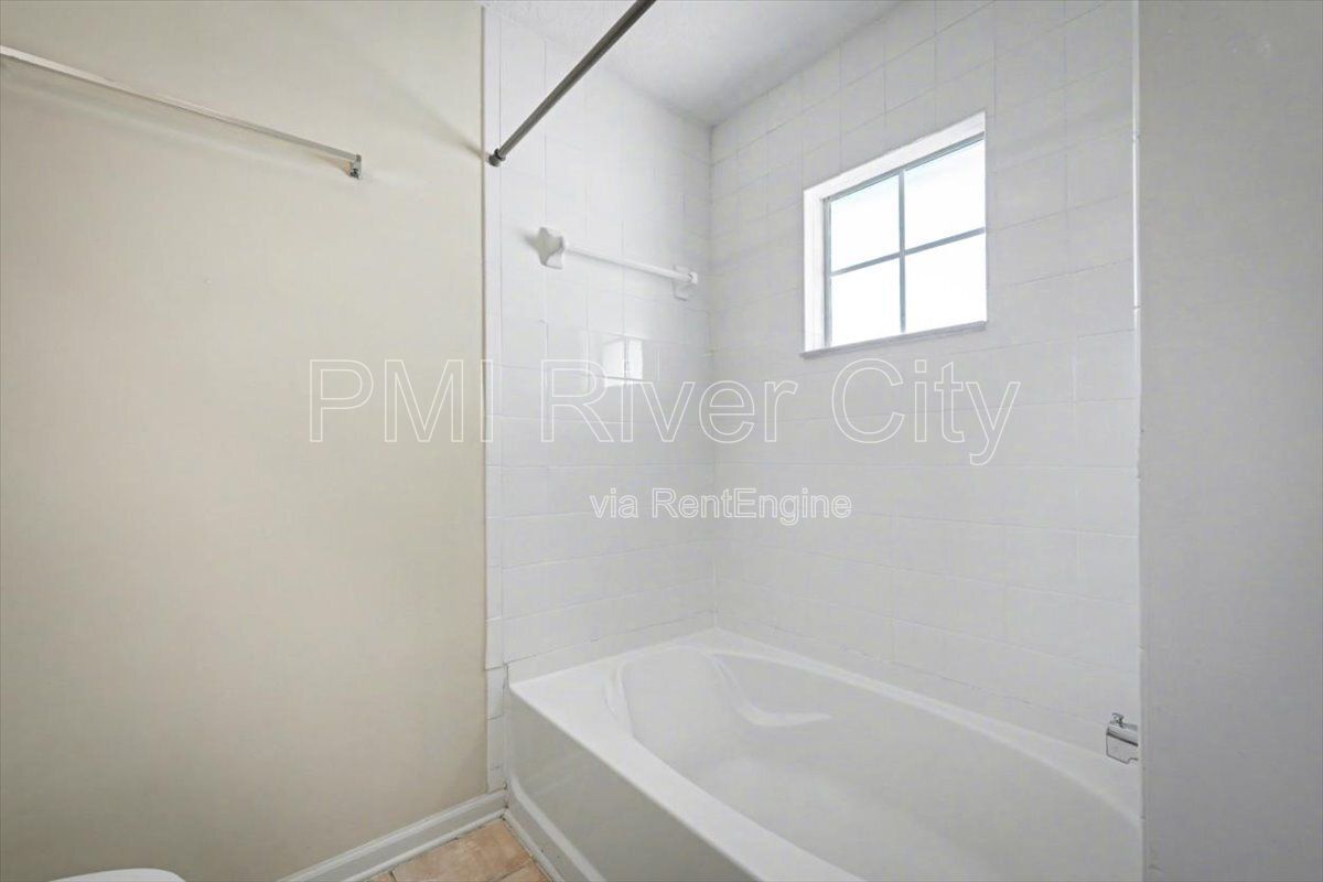 8550 Argyle Business Loop #306 32244 property image