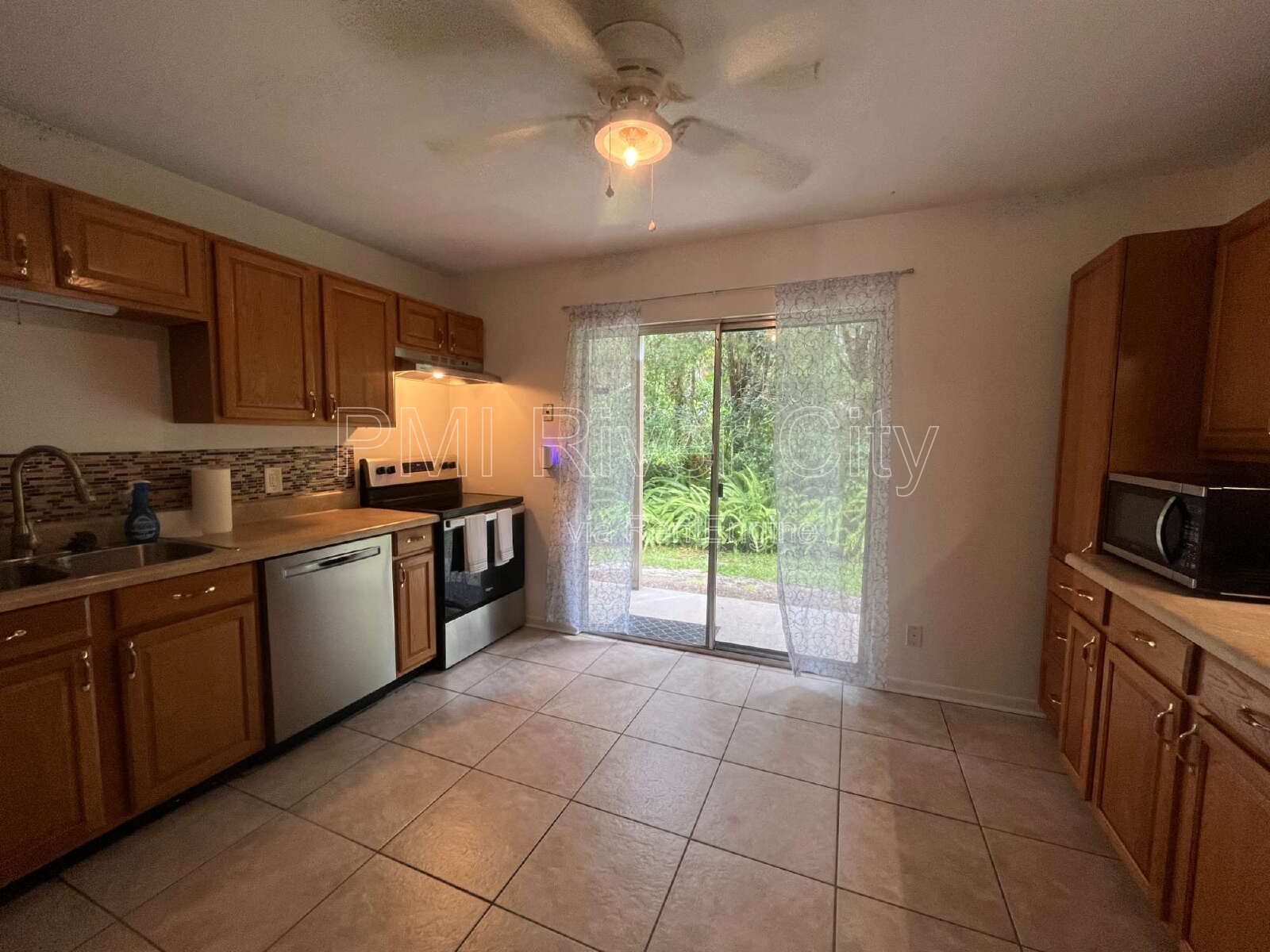 2300 Twelve Oaks Drive Unit F2 32065 property image