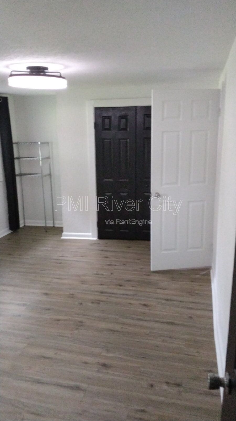 8136 Siskin Ave 32219 property image