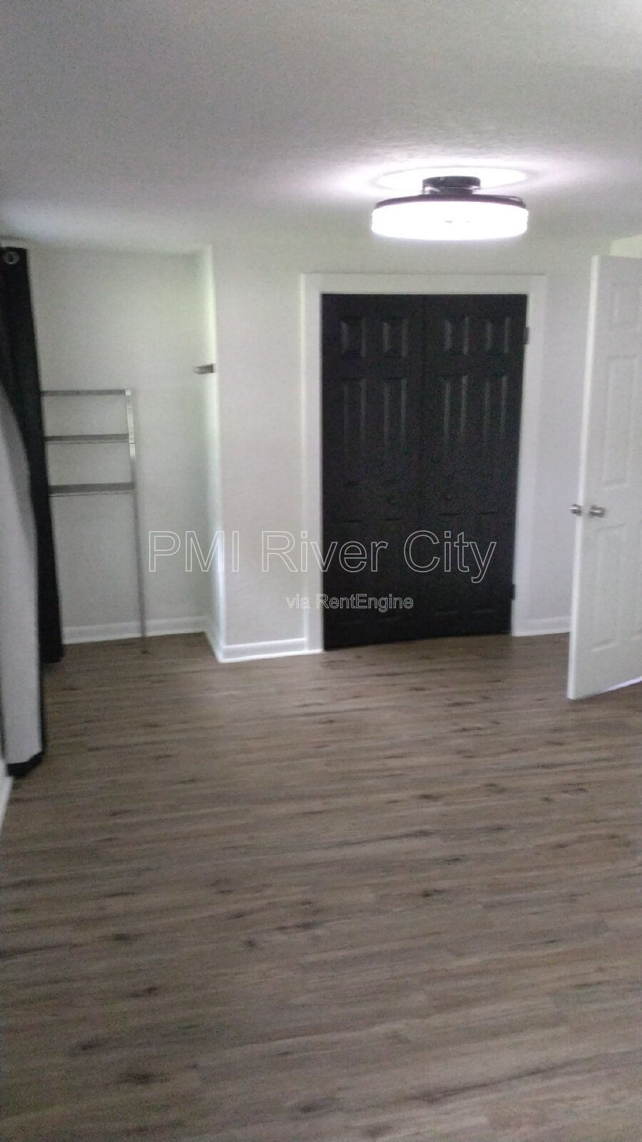 8136 Siskin Ave 32219 property image