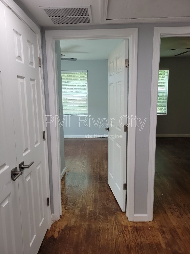 1356 River Hills Circle E, Jacksonville, FL 32211 property image