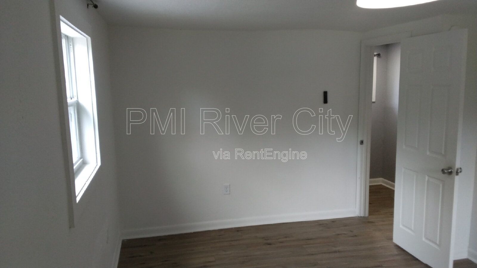 8136 Siskin Ave 32219 property image