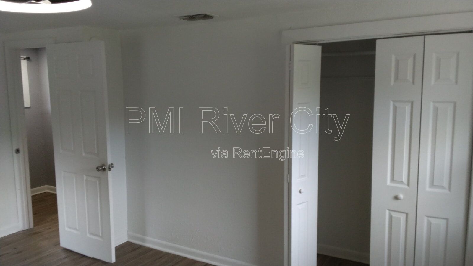 8136 Siskin Ave 32219 property image