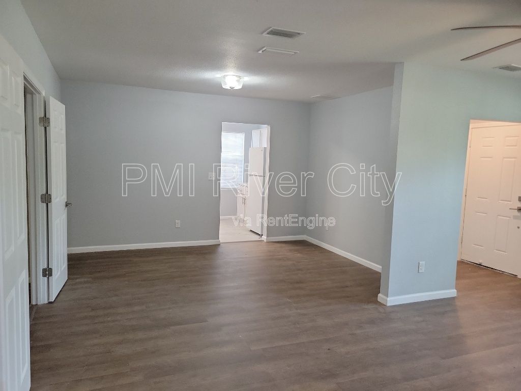 1356 River Hills Circle E, Jacksonville, FL 32211 property image