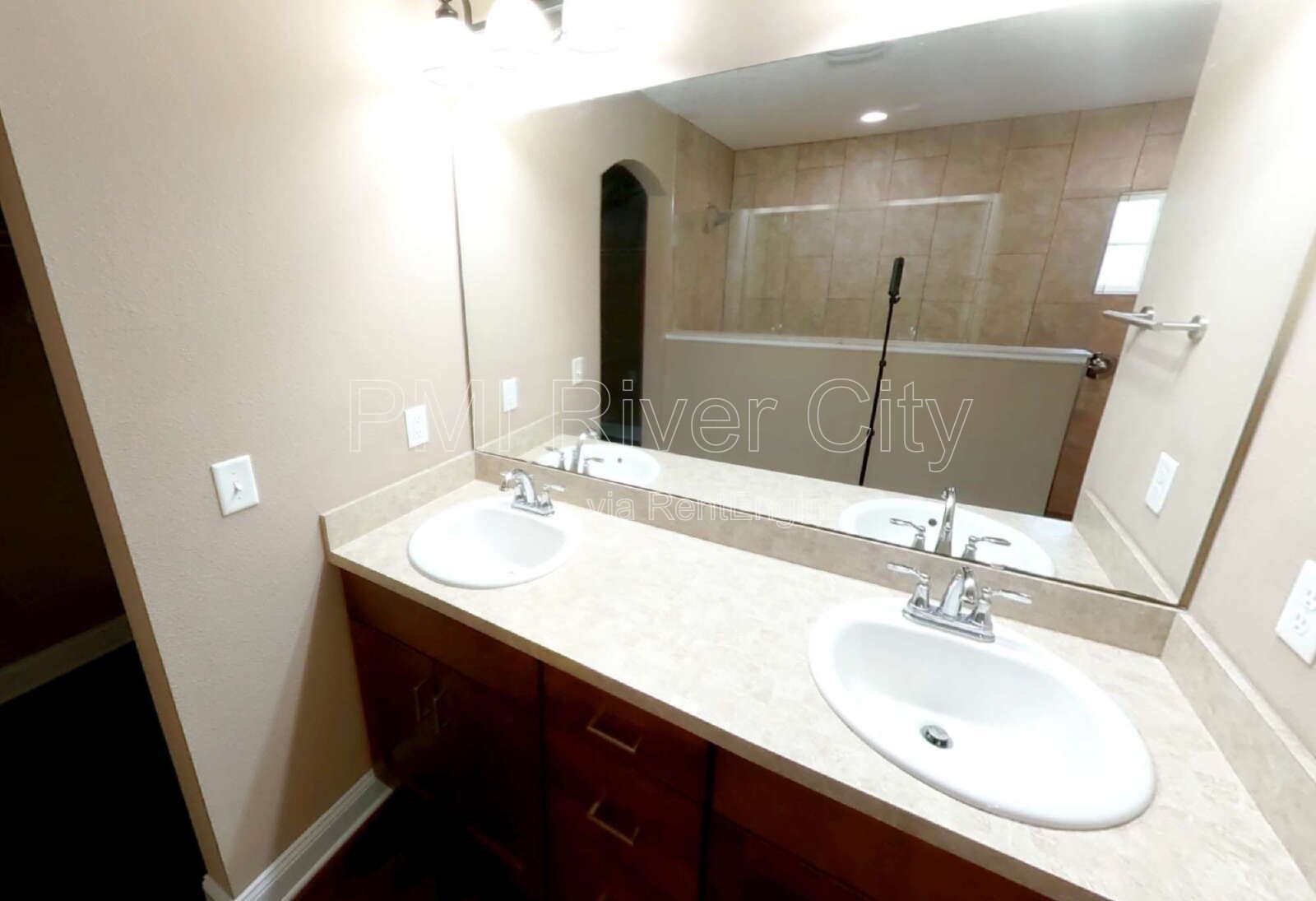 53671 Carrington Dr. 32011 property image
