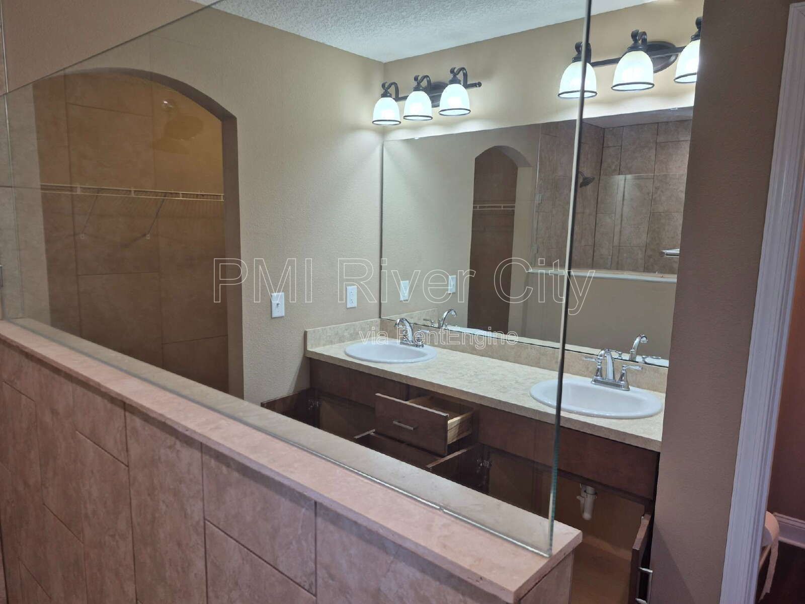 53671 Carrington Dr. 32011 property image